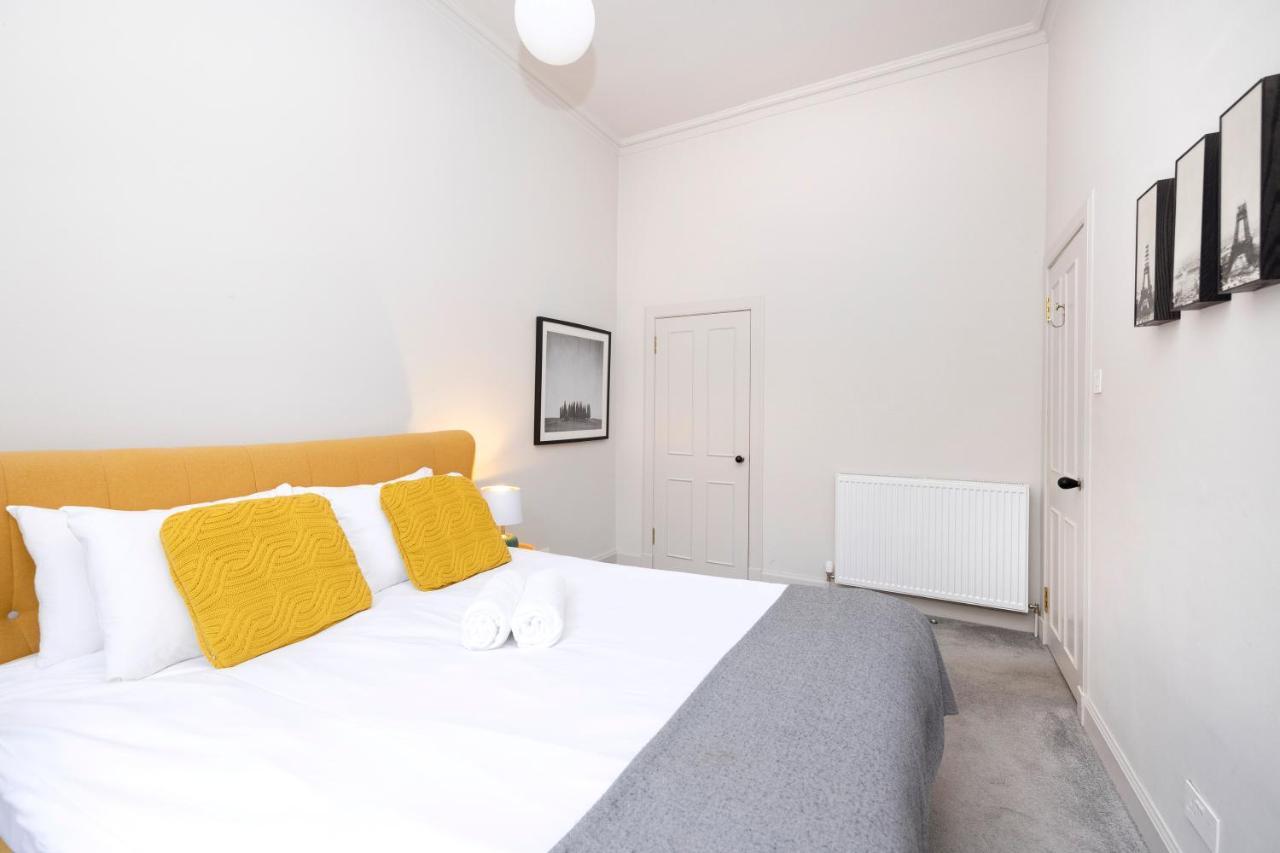 Joivy Sophisticated Apt Near Edinburgh Castle Exterior photo